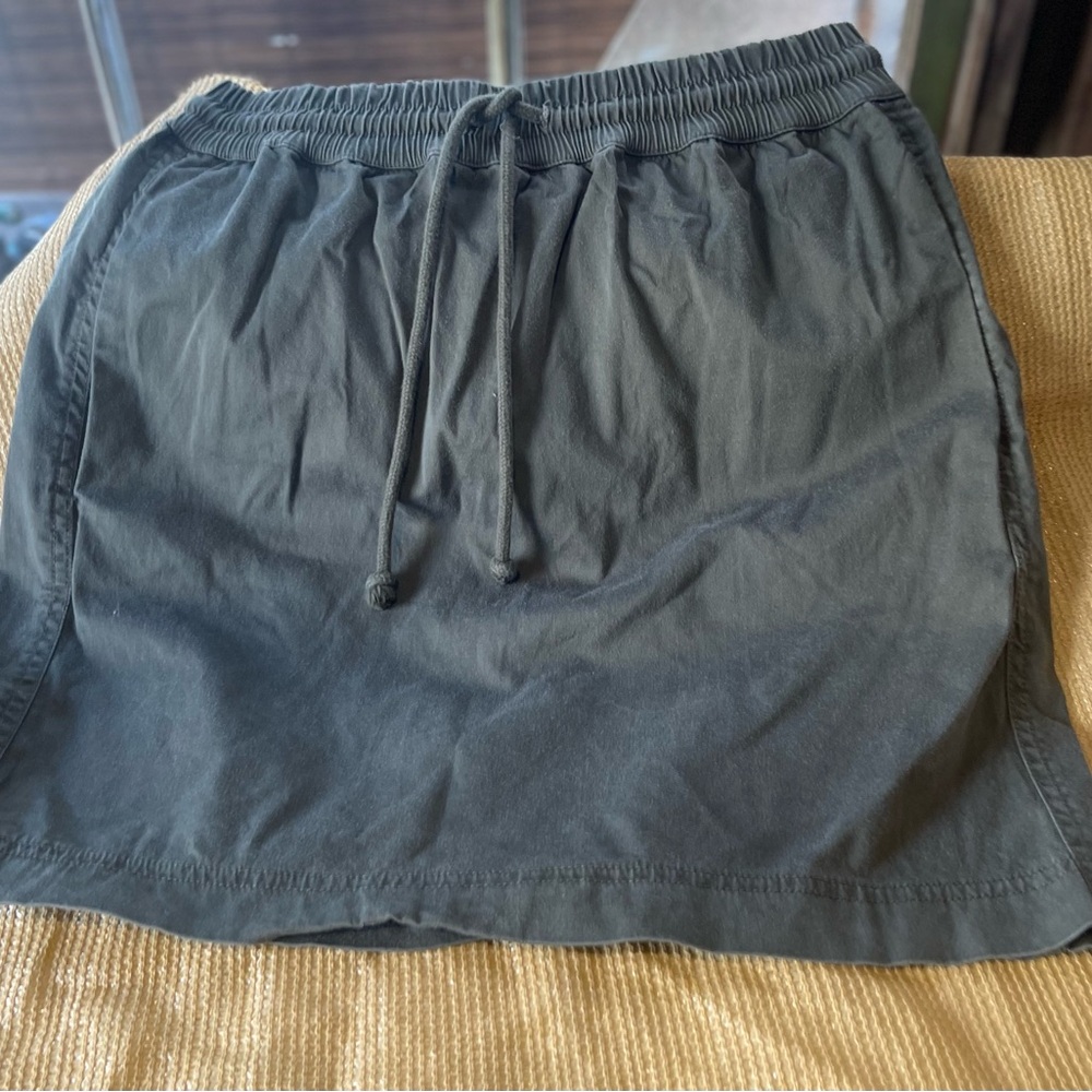 Lou & Grey Army Green Elastic Waist Skirt